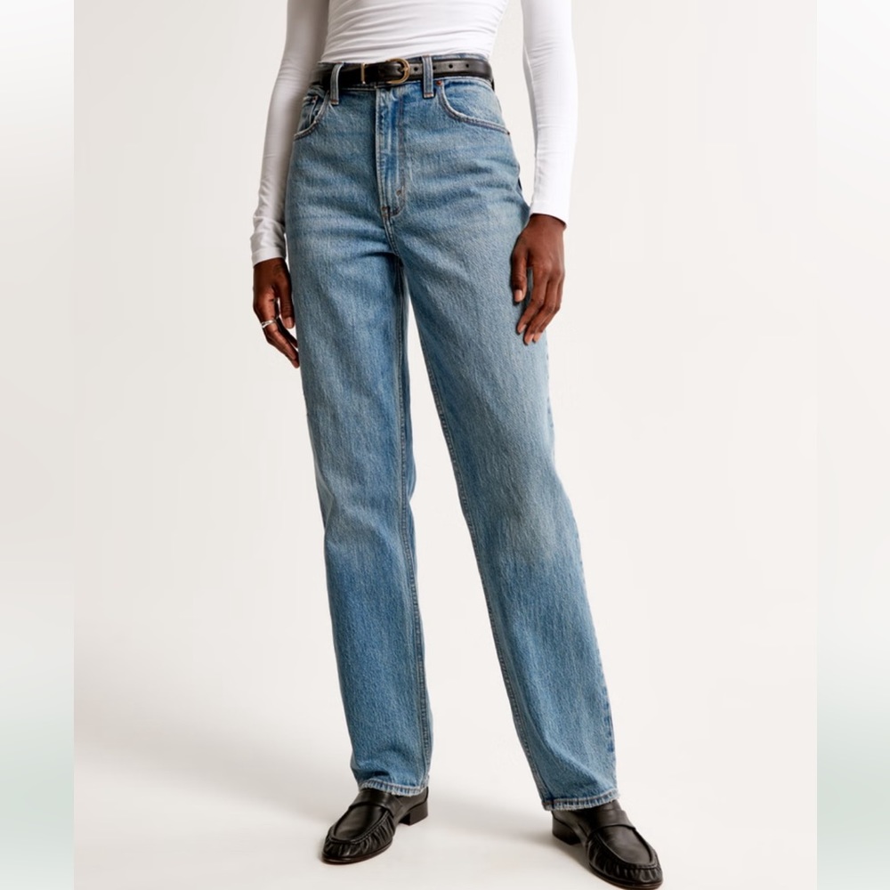 Abercrombie 90s Straight Ultra High Rise
